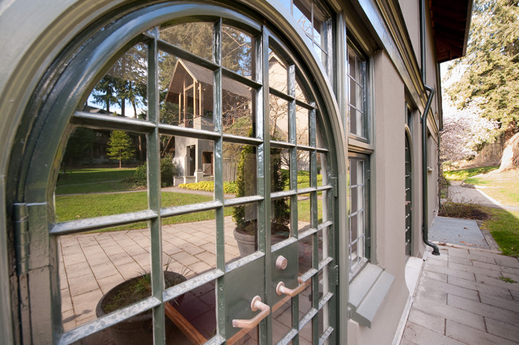 Graham House and residential grounds